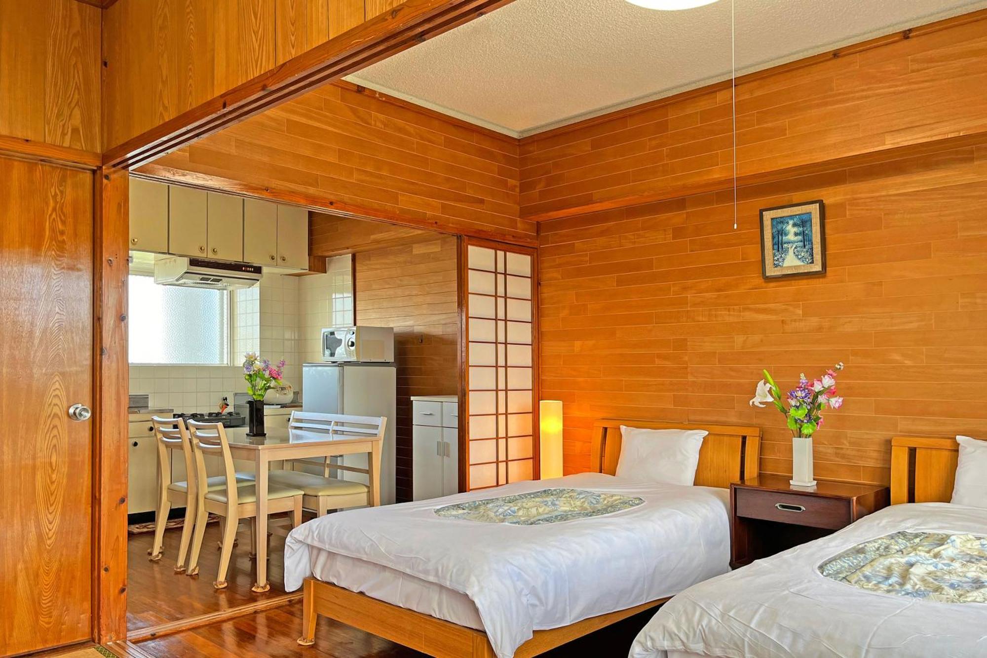 Crystal Inn Onna Ngoại thất bức ảnh
