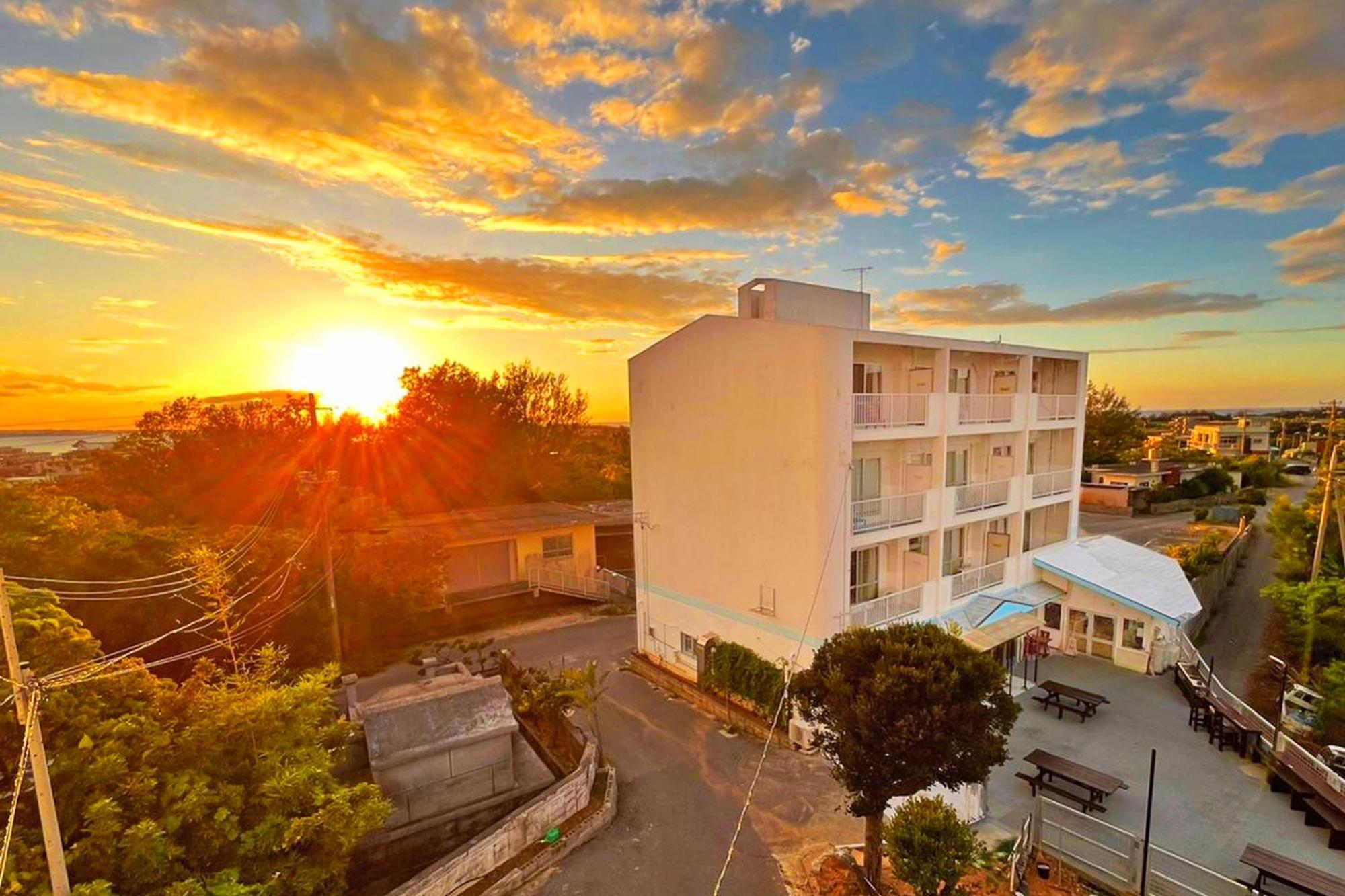 Crystal Inn Onna Ngoại thất bức ảnh
