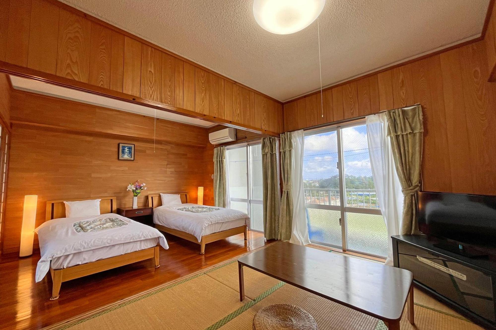 Crystal Inn Onna Ngoại thất bức ảnh